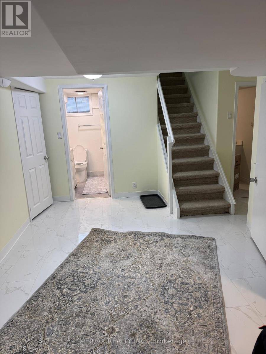 Toronto (newtonbrook East), ON M2M2N3,146 Newton DR #Basemnt