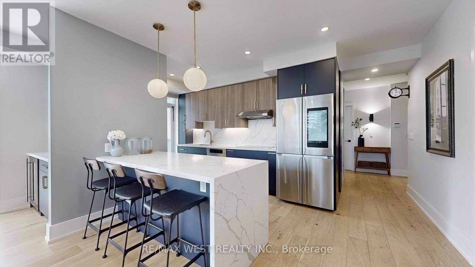 Toronto (mount Pleasant West), ON M4P1R2,70 Roehampton AVE #314