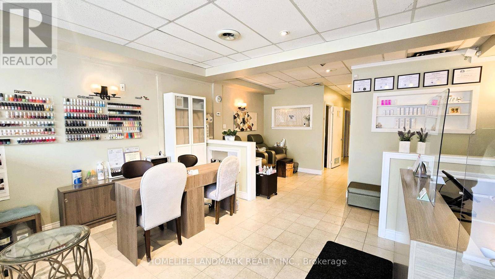 Toronto (newtonbrook West), ON M2M1E7,21 DREWRY AVENUE