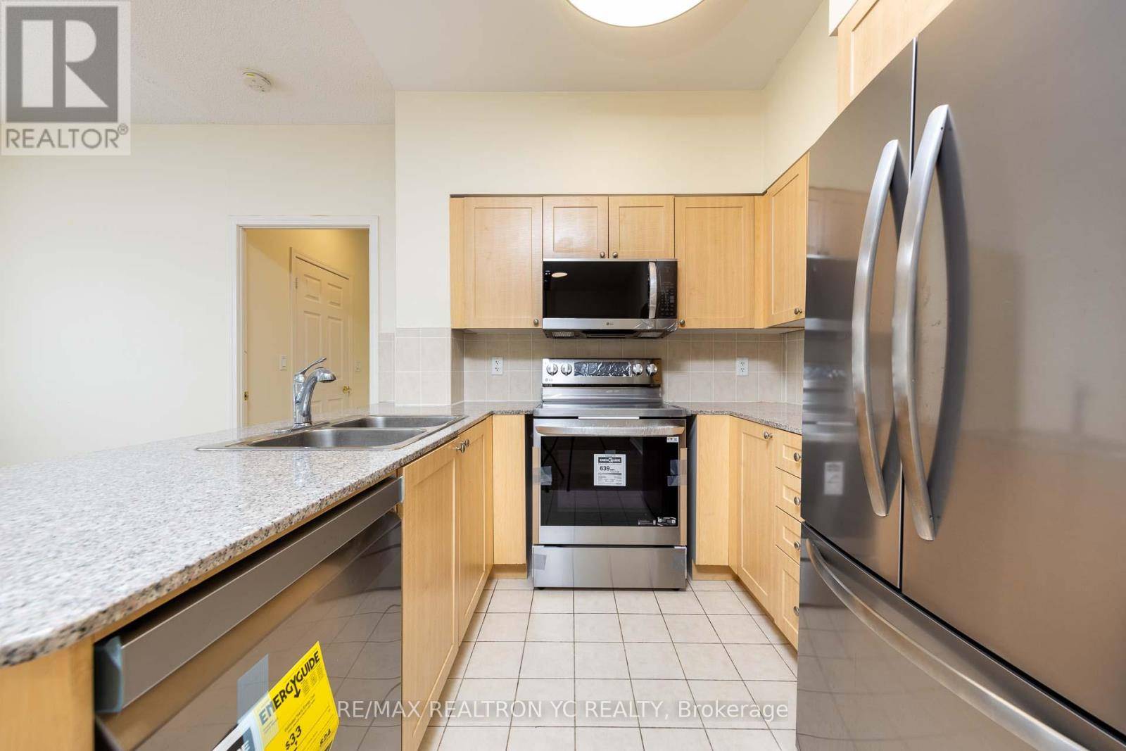 Toronto (newtonbrook East), ON M2M4M6,5940 Yonge ST #PH16