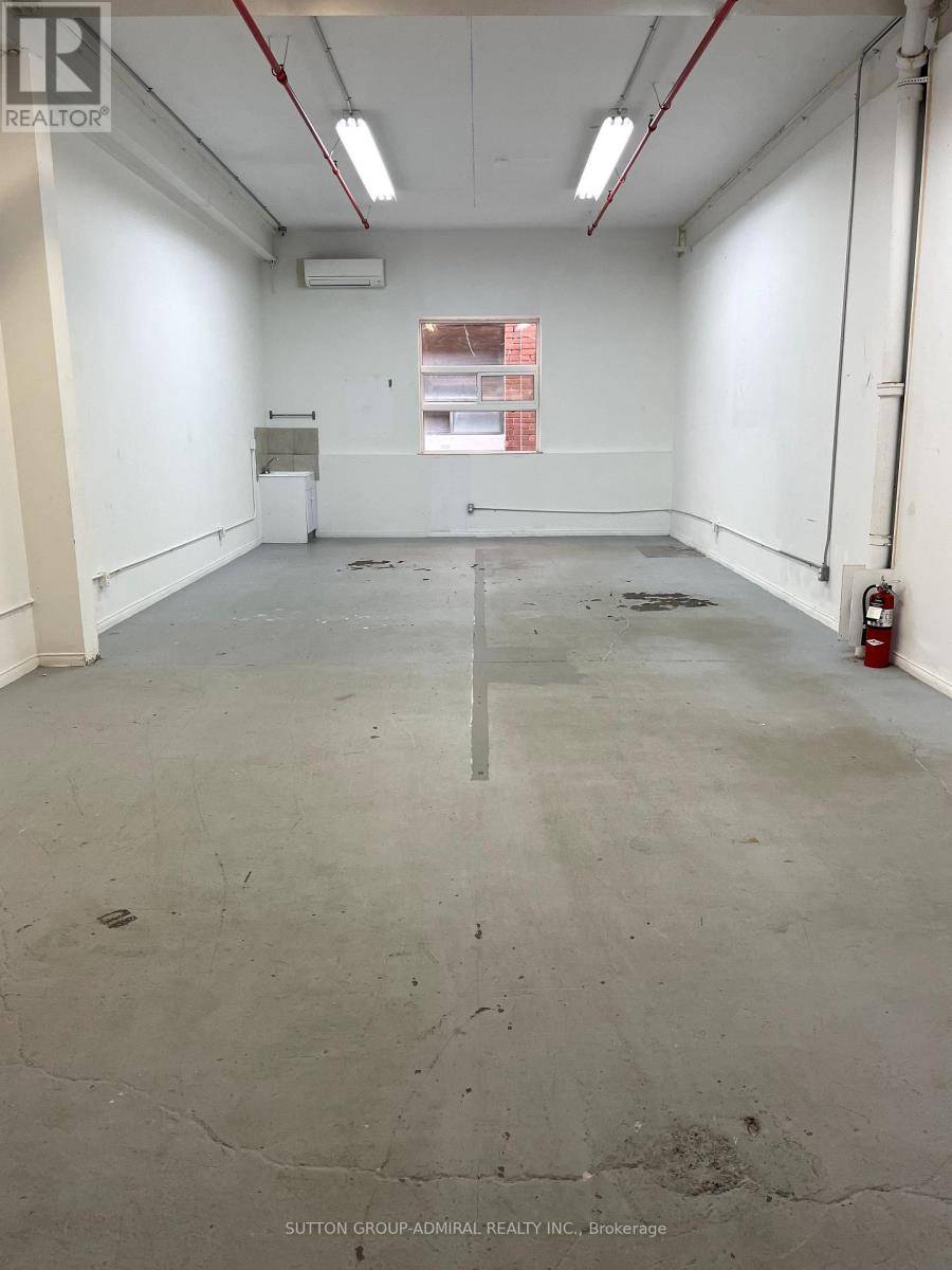 Toronto (dufferin Grove), ON M6R2B2,151 Sterling RD #Studio 1