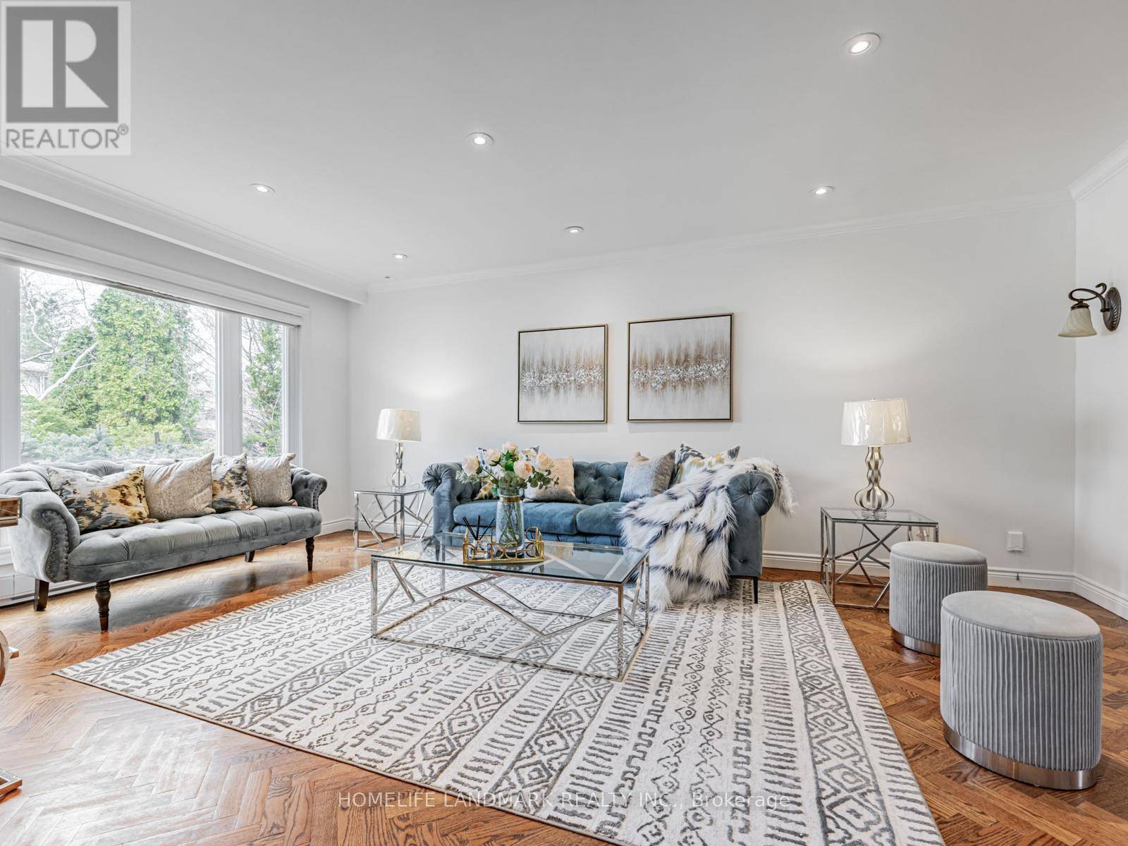 Toronto (banbury-don Mills), ON M3B3C1,58 AMES CIRCLE
