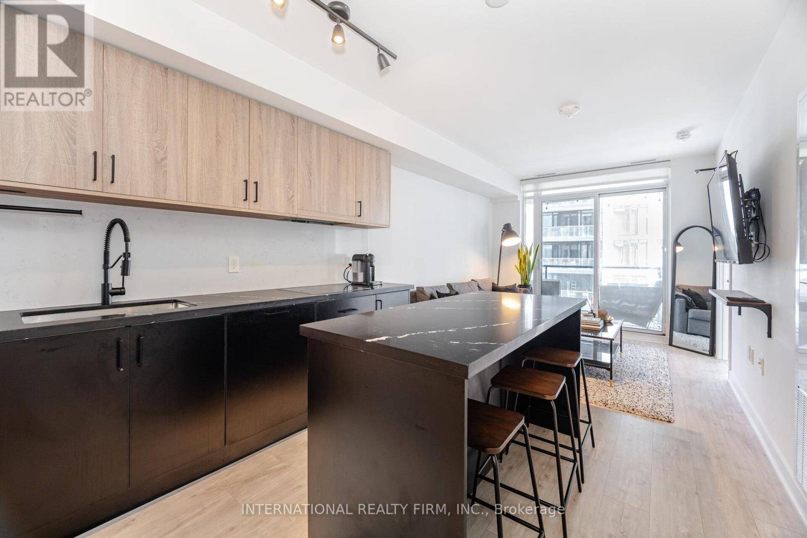 Toronto (waterfront Communities), ON M5V2P1,27 Bathurst ST #1012