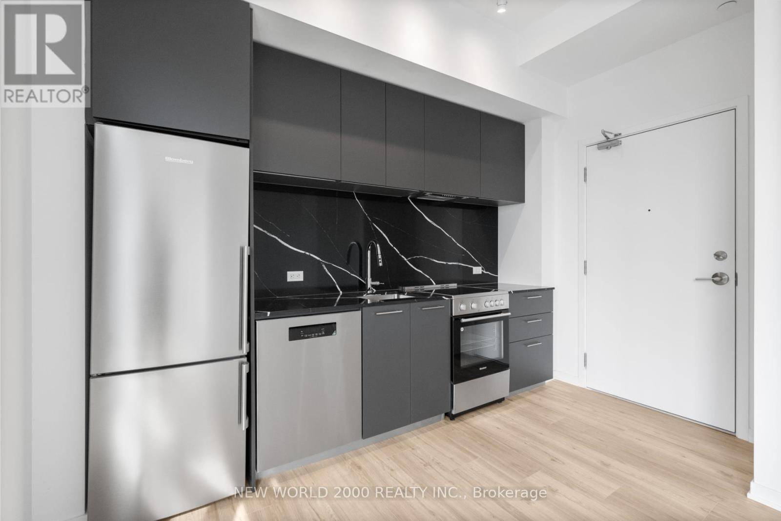 Toronto (mount Pleasant West), ON M4P2W2,101 Roehampton AVE #3610