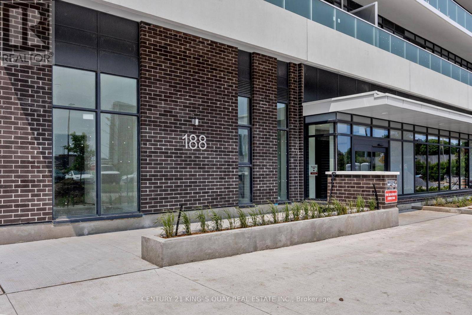 Toronto (don Valley Village), ON M2J0H7,188 Fairview Mall DR #822
