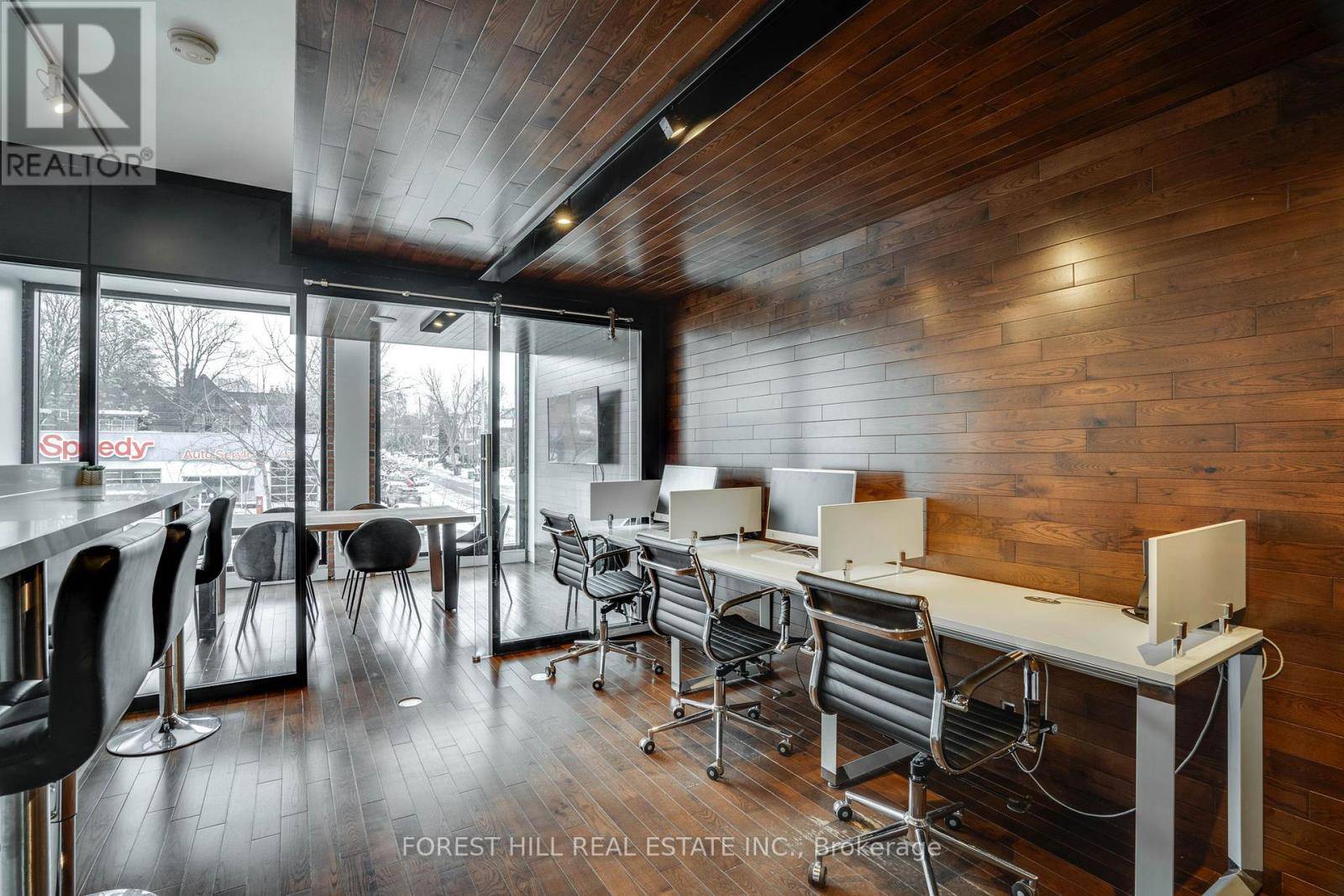 Toronto (wychwood), ON M6K0G7,659 St Clair AVE West #200