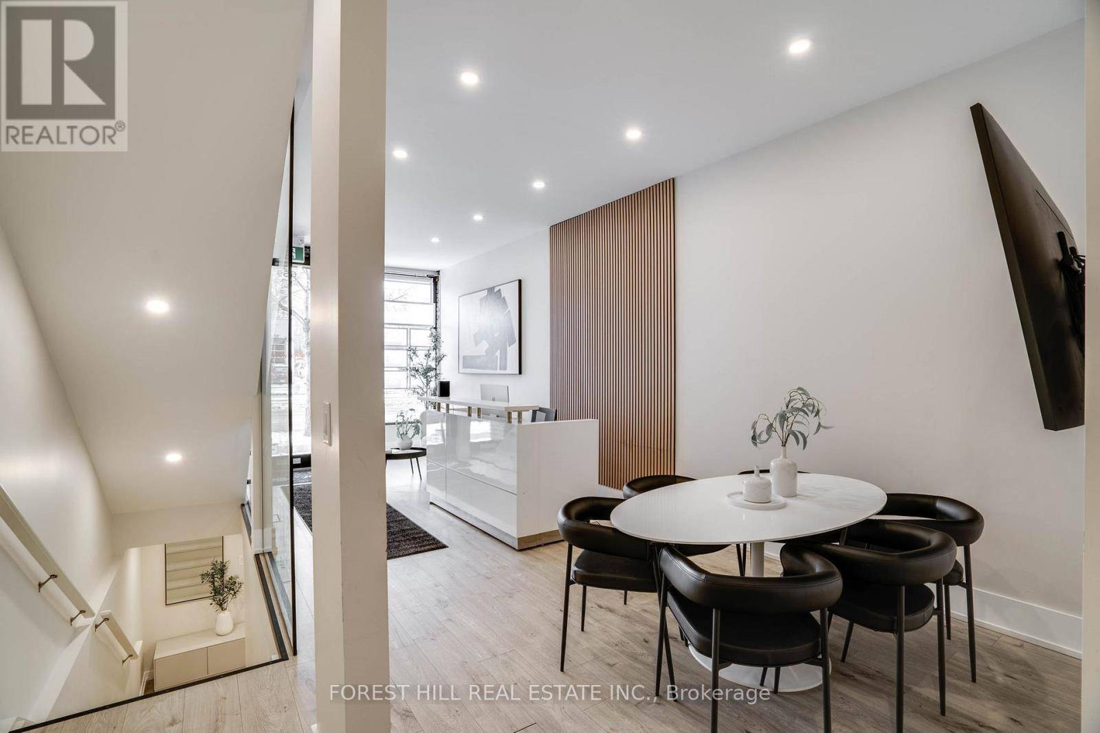 Toronto (wychwood), ON M6K0G7,659 St Clair AVE West #Main Level