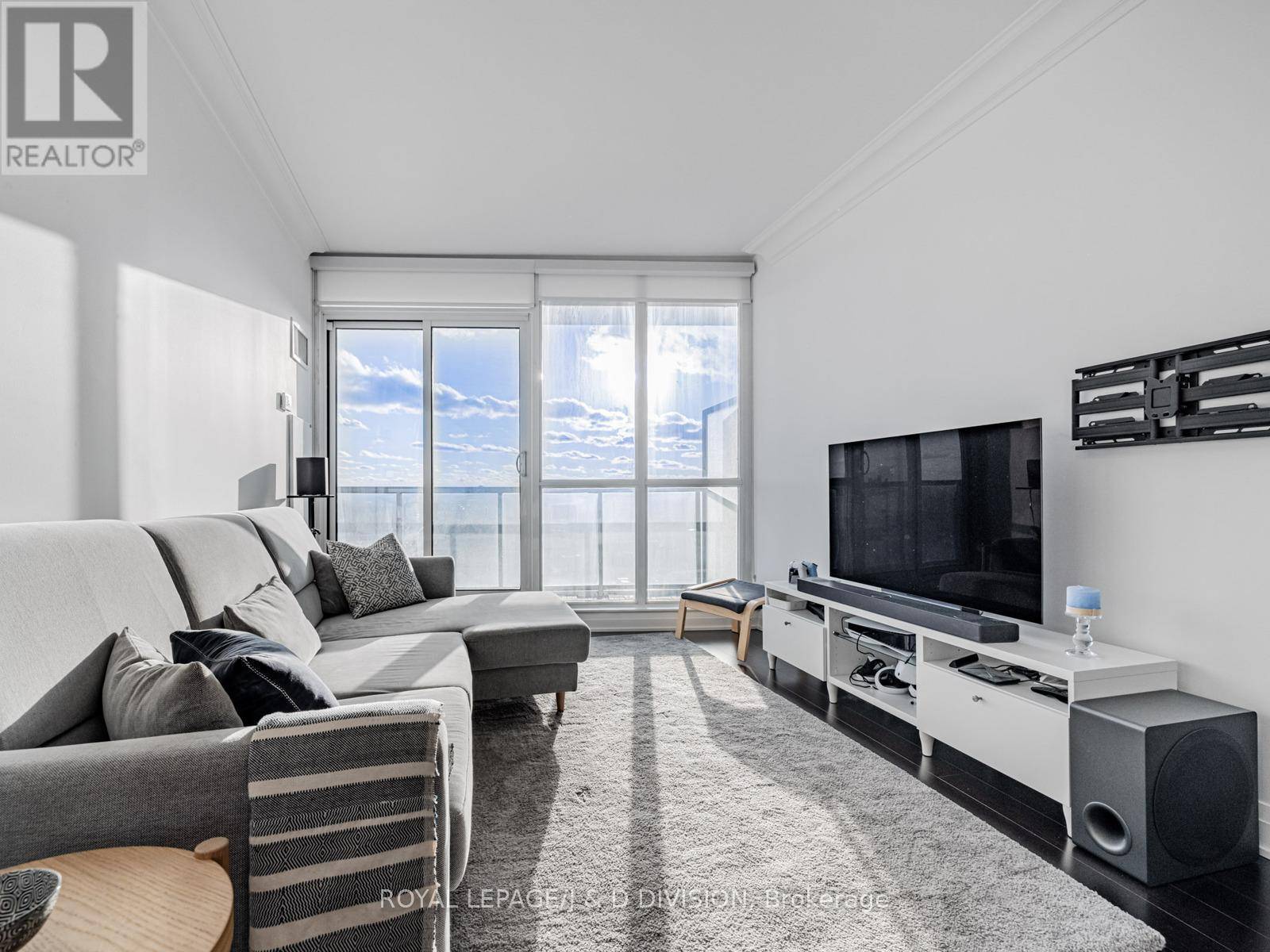 Toronto (humewood-cedarvale), ON M6C0A2,530 St Clair AVE West #1101