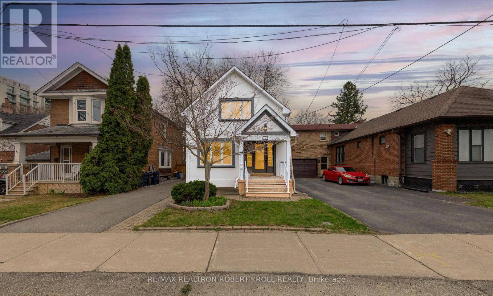 Toronto (lansing-westgate), ON M2N1G9,37 JOHNSTON AVENUE