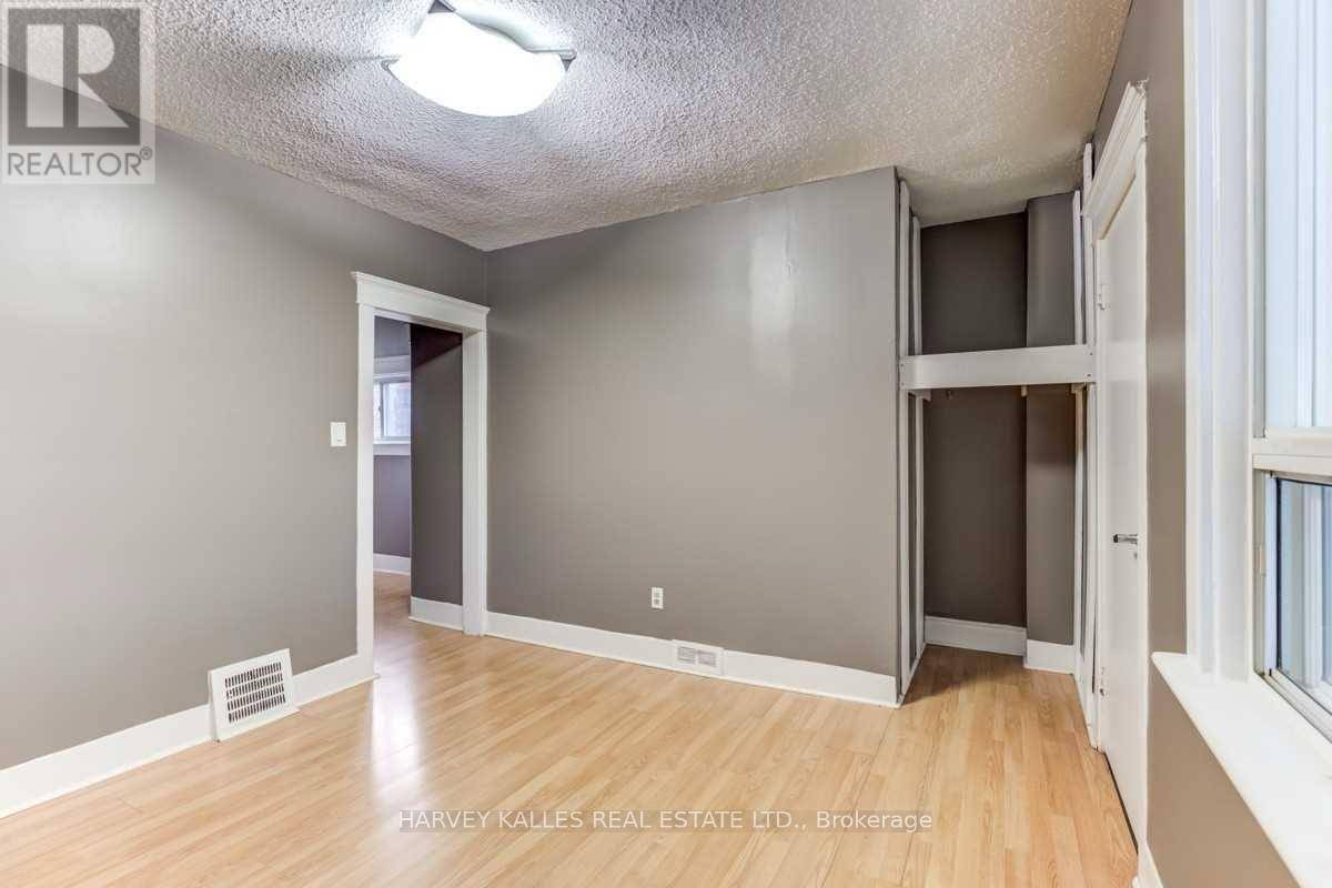 Toronto (casa Loma), ON M5R3H3,1215 Bathurst ST #2