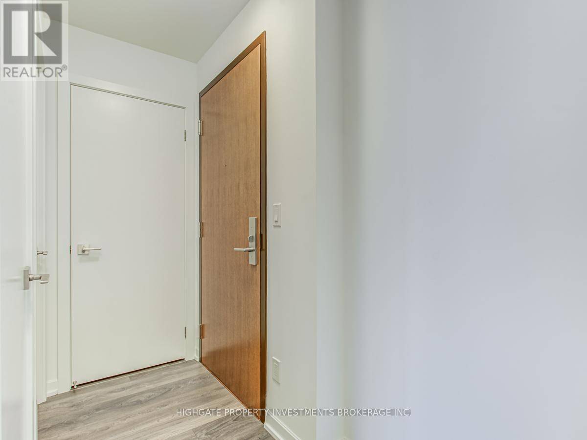 Toronto (henry Farm), ON M2J1M6,56 Forest Manor RD #2501