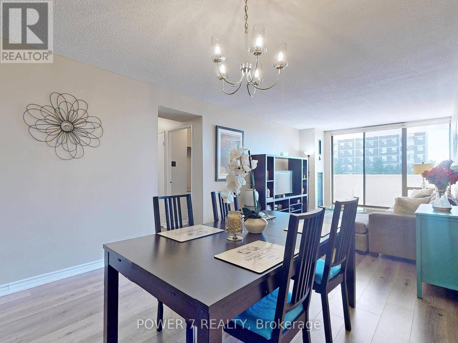 Toronto (newtonbrook West), ON M2M4B9,10 Tangreen CT #407
