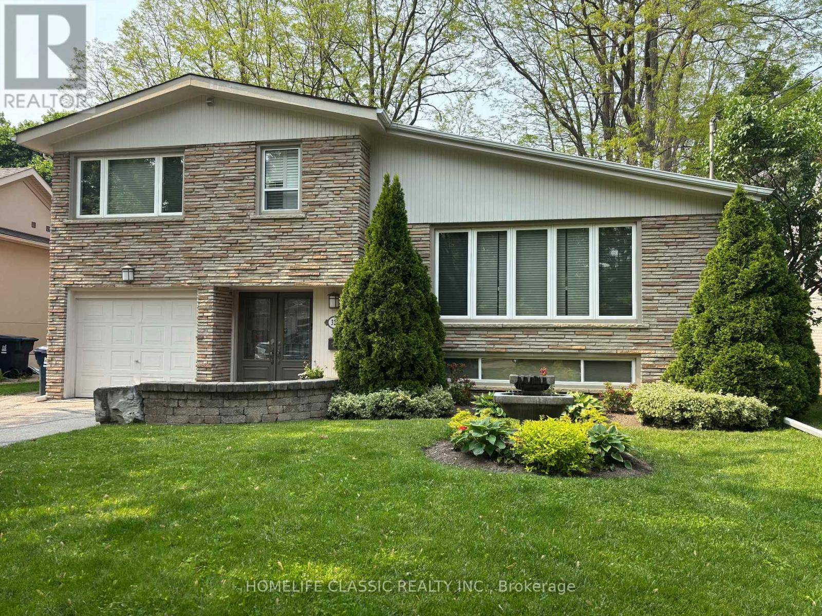 Toronto (newtonbrook West), ON M2R2R4,326 PLEASANT AVENUE