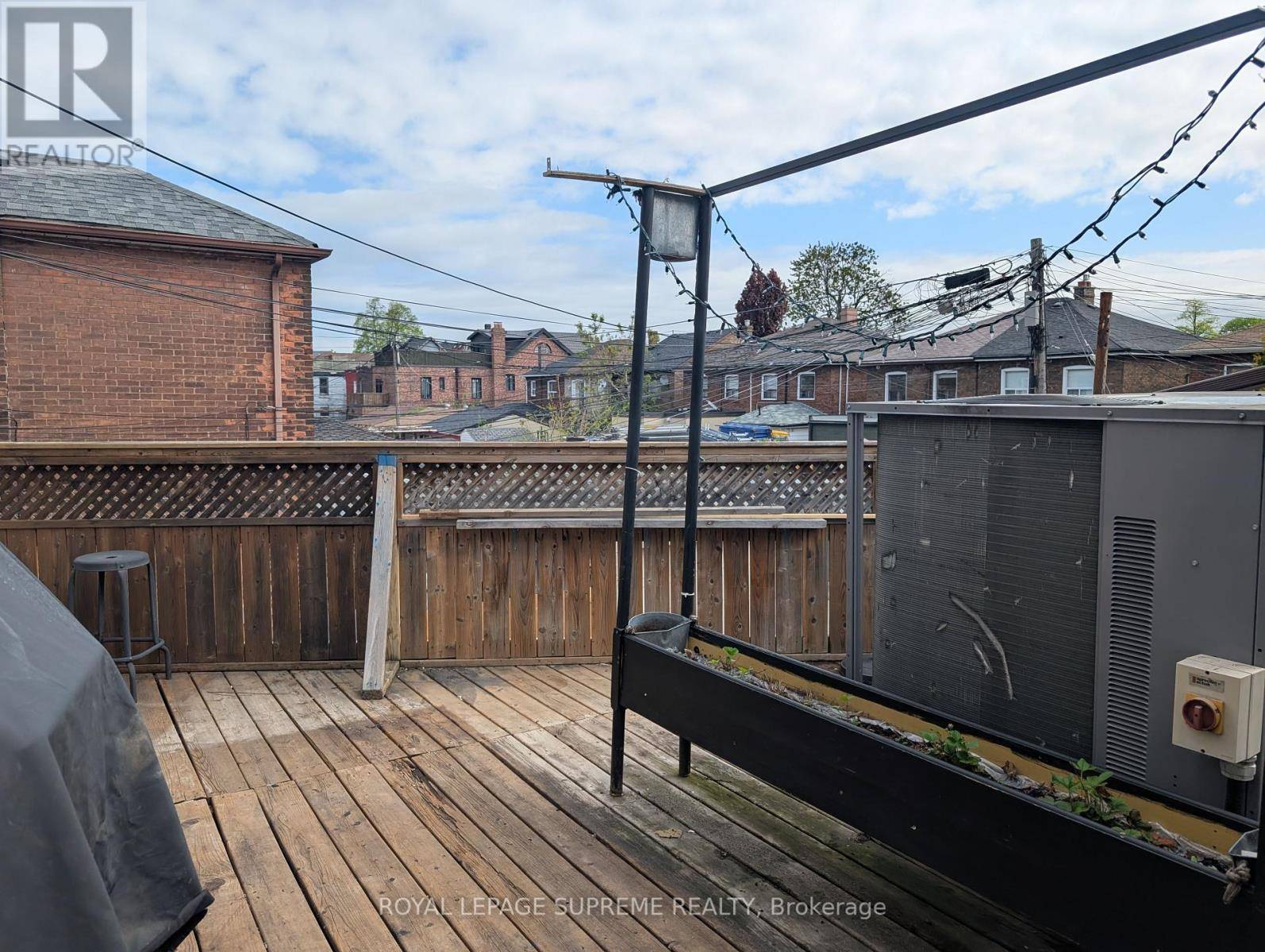 Toronto (little Portugal), ON M6J1Y1,1328 Dundas ST West #2