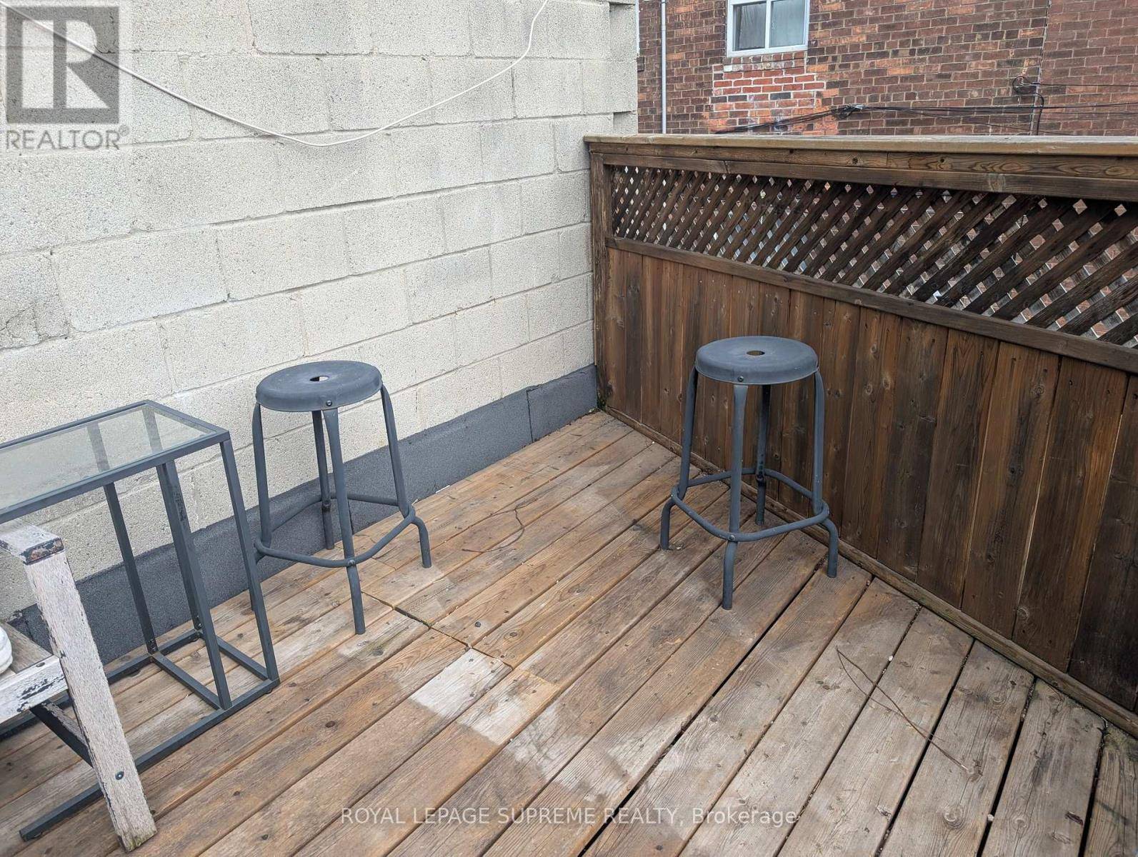 Toronto (little Portugal), ON M6J1Y1,1328 Dundas ST West #2