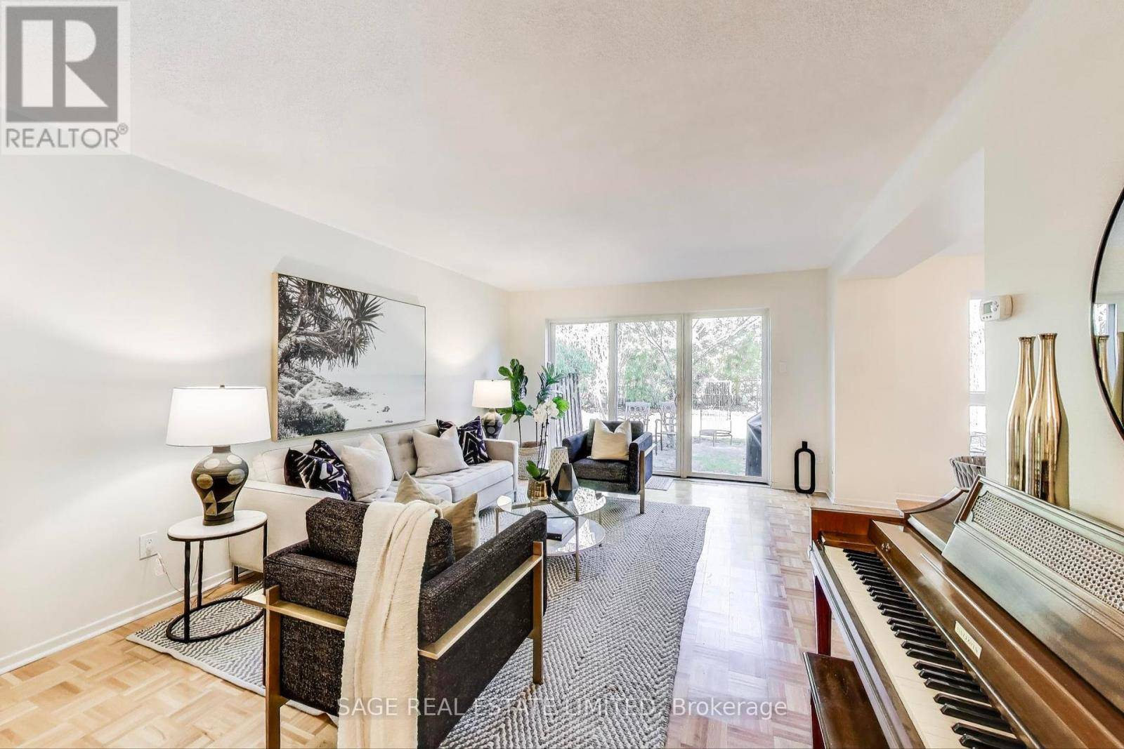 Toronto (st. Andrew-windfields), ON M2L1T6,26 CRIMSON MILLWAY