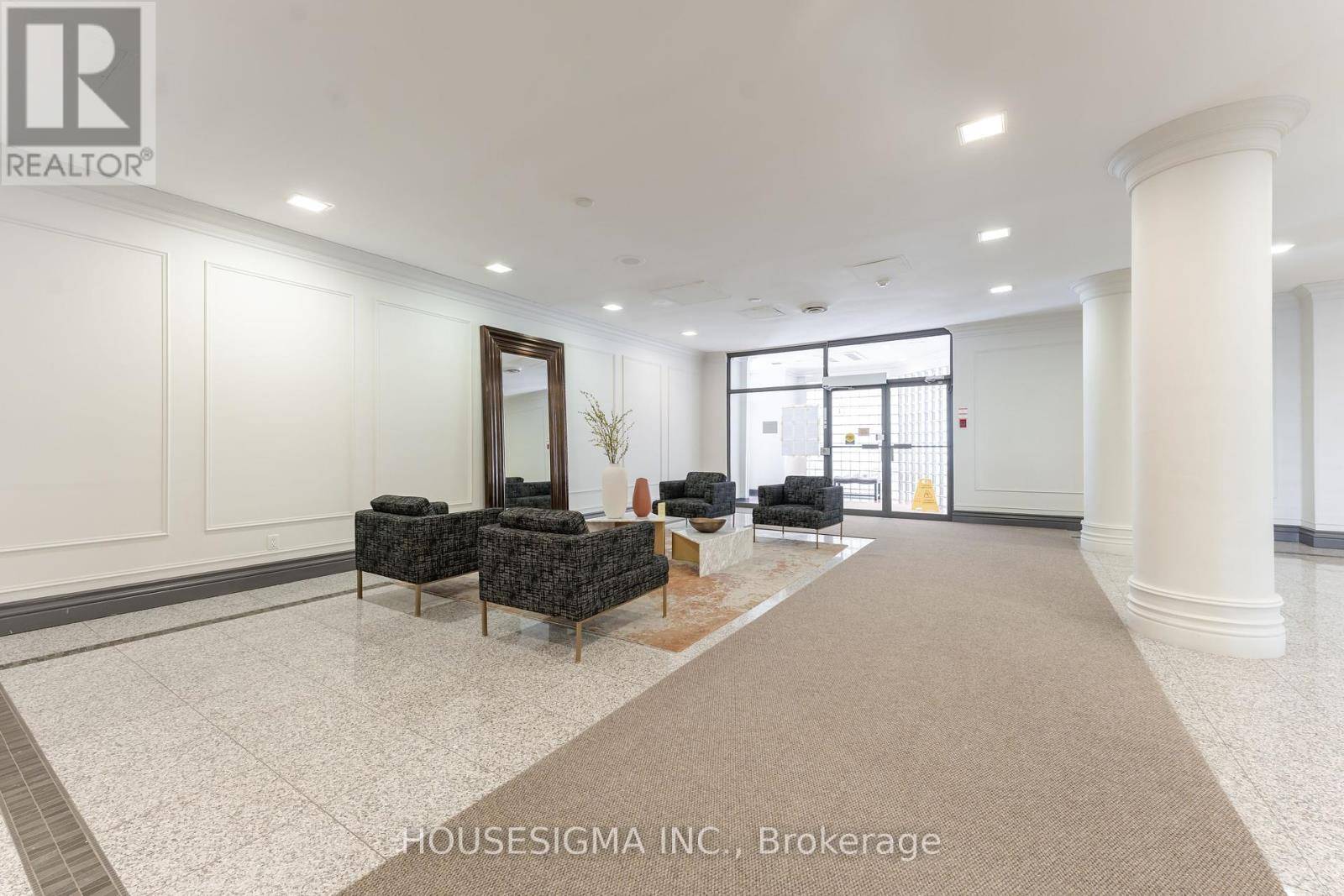 Toronto (newtonbrook East), ON M2M4J4,7 Bishop AVE #815