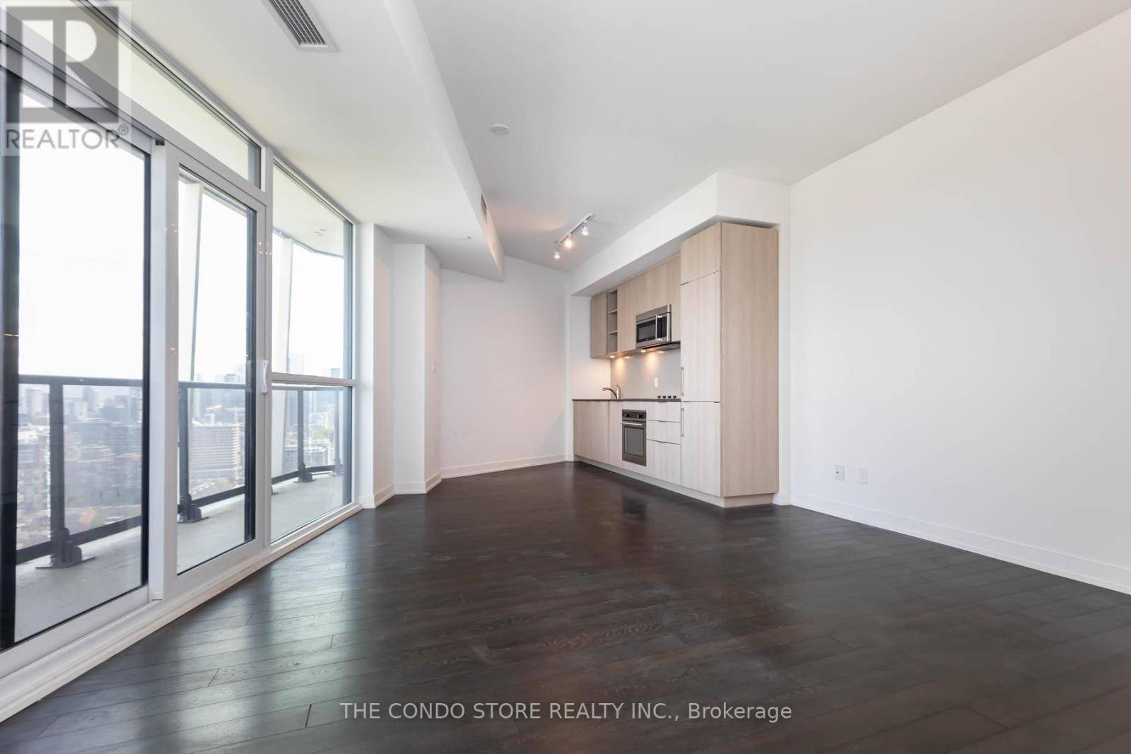 Toronto (niagara), ON M6K0C9,50 Ordnance ST #2909