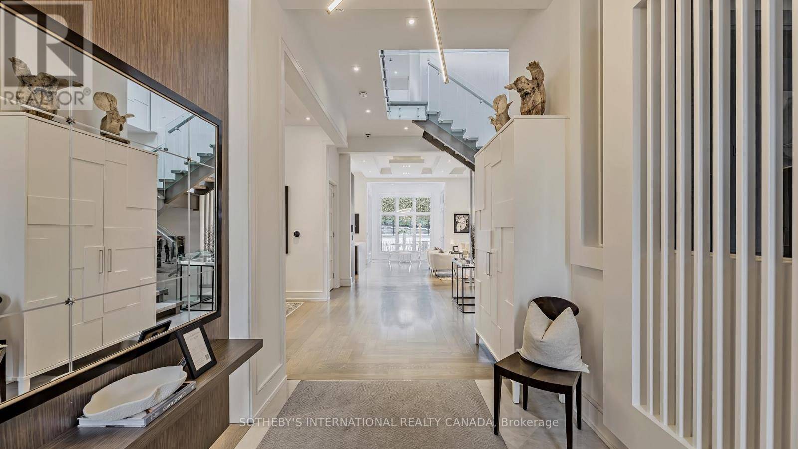 Toronto (st. Andrew-windfields), ON M2L2P2,77 BANNATYNE DRIVE