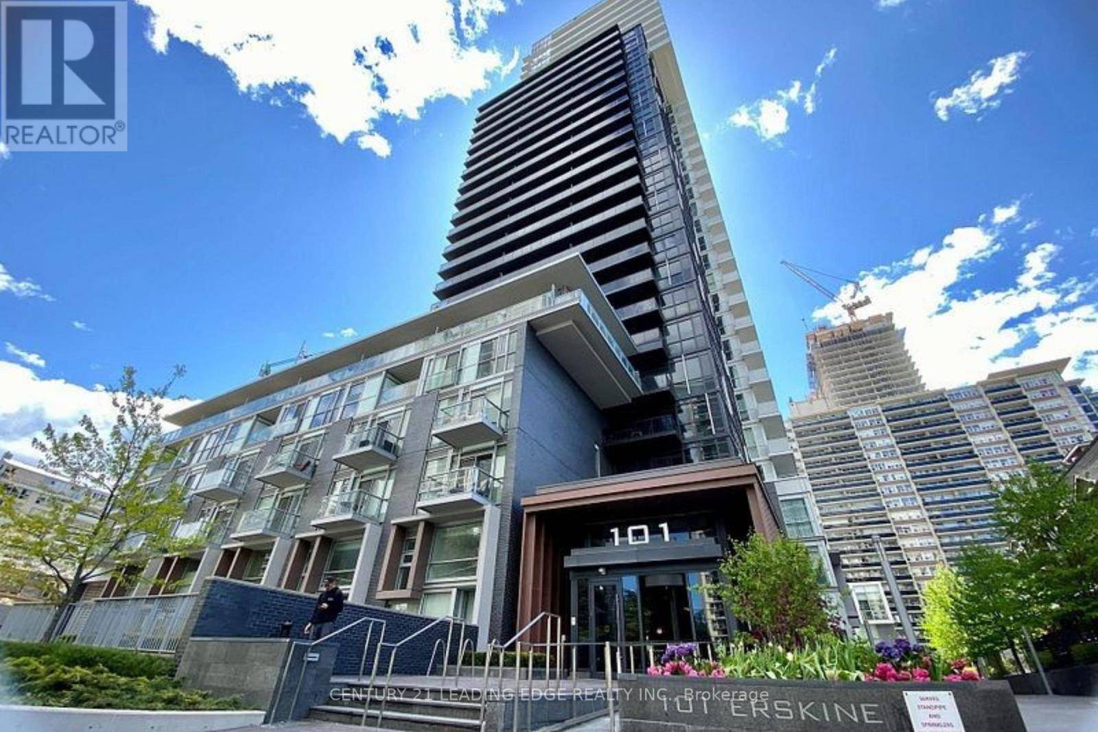 Toronto (mount Pleasant West), ON M4P1Y5,101 Erskine AVE #208