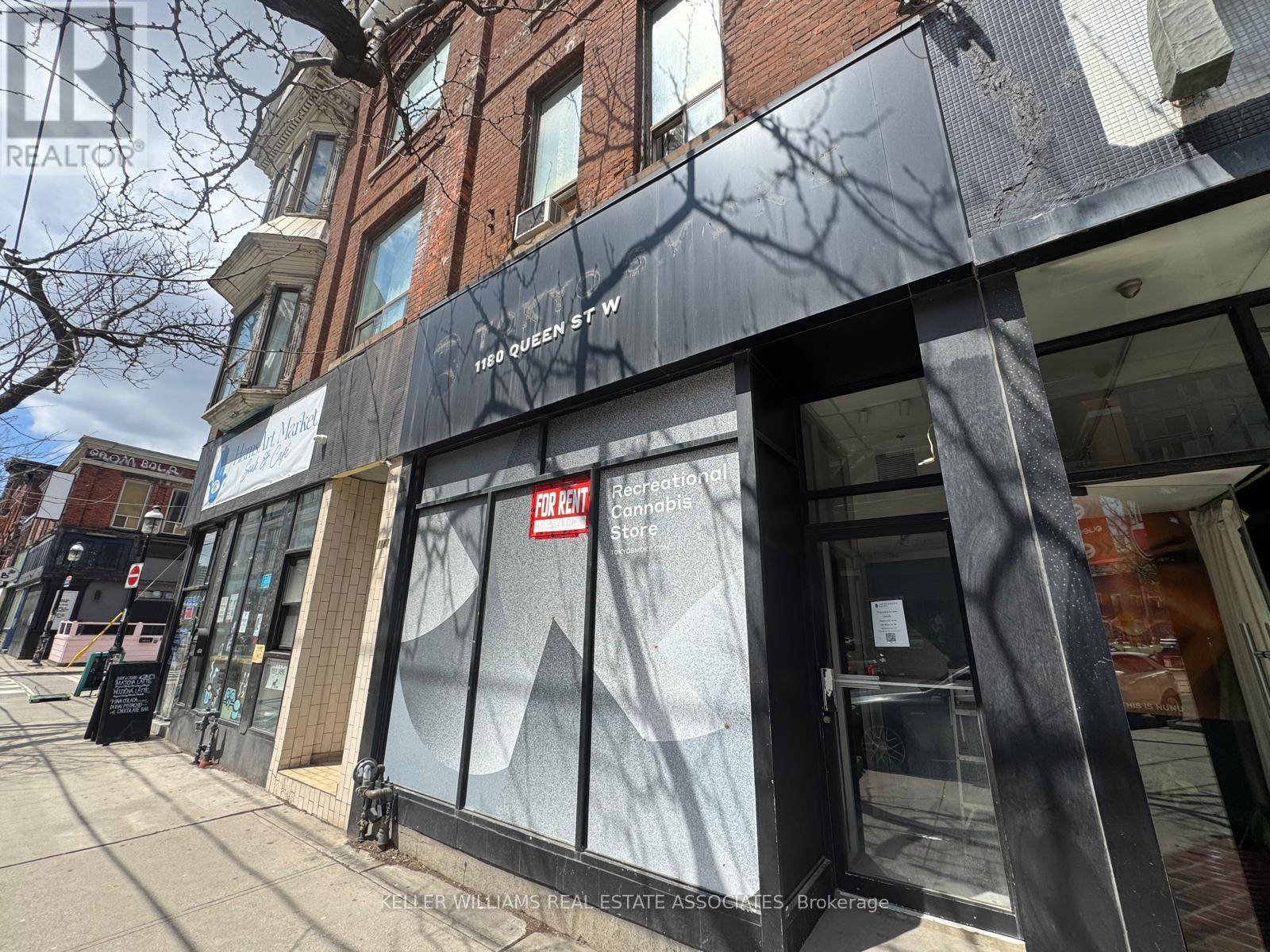 Toronto (little Portugal), ON M6J1J5,1180 QUEEN STREET W