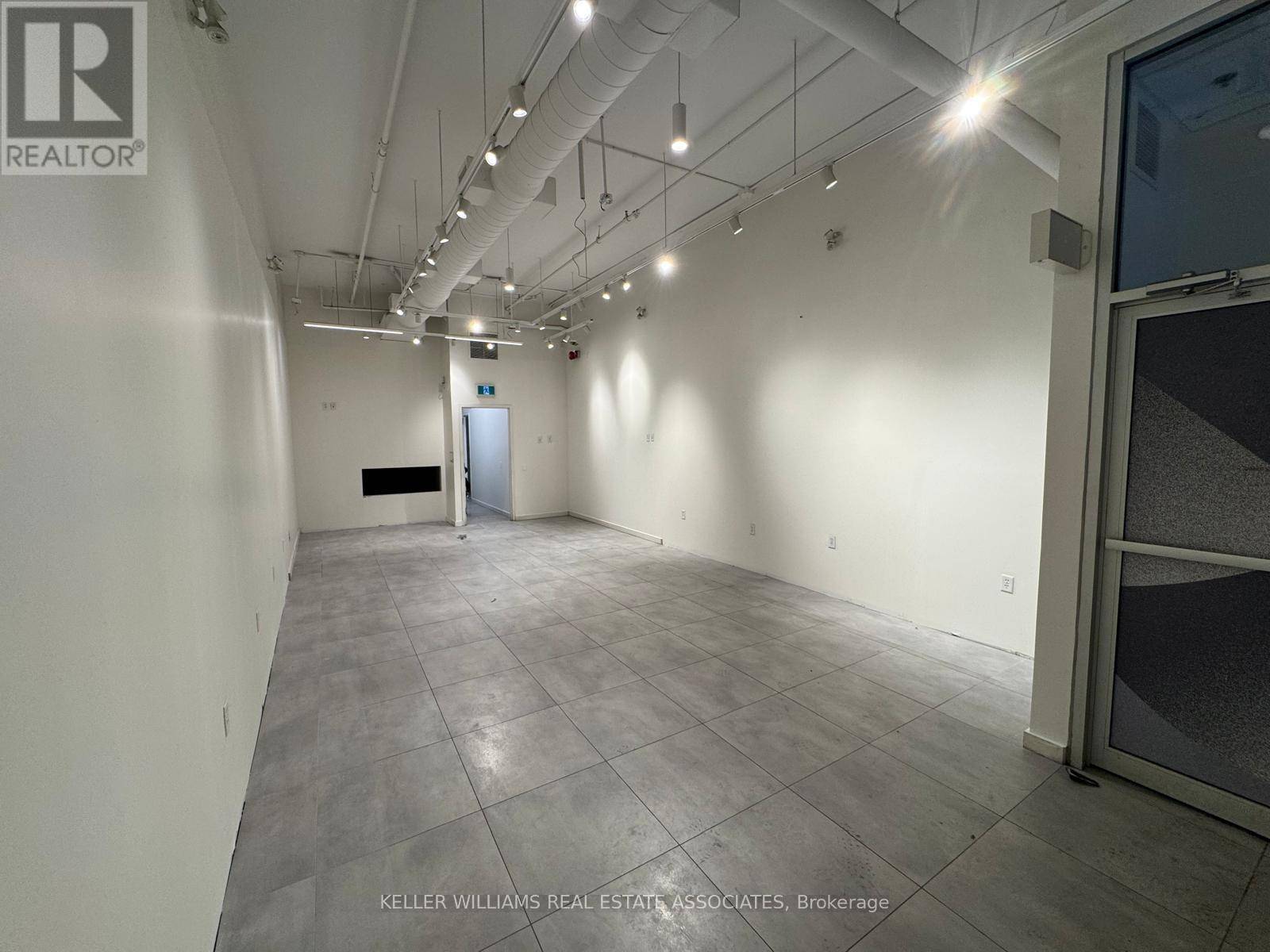 Toronto (little Portugal), ON M6J1J5,1180 QUEEN STREET W
