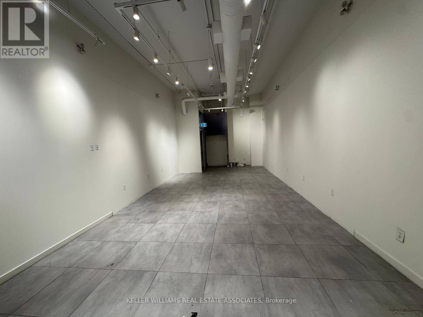 Toronto (little Portugal), ON M6J1J5,1180 QUEEN STREET W