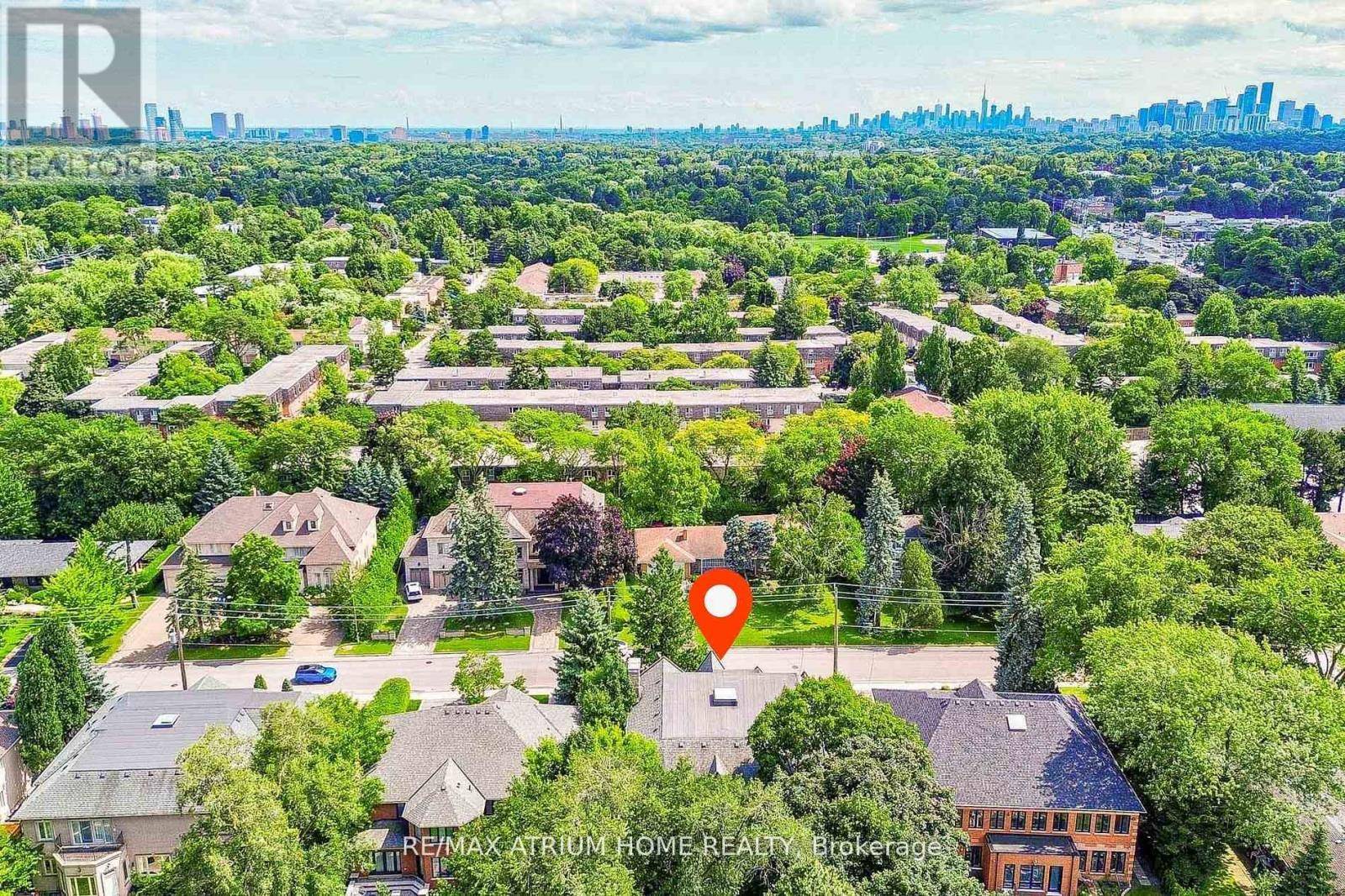 Toronto (st. Andrew-windfields), ON M2L1Y7,18 HEATHCOTE AVENUE