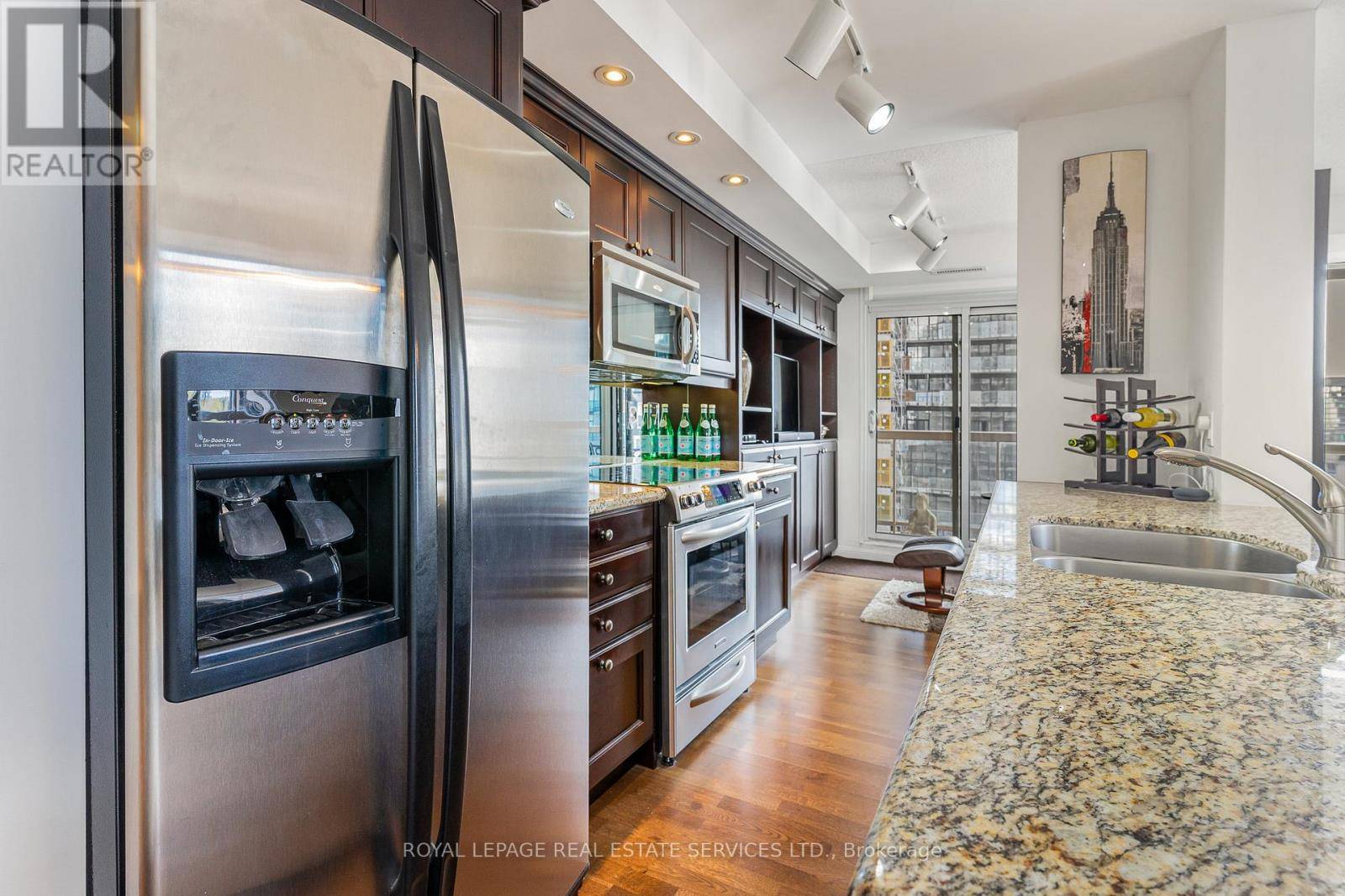 Toronto (mount Pleasant West), ON M4P3J9,900 Mount Pleasant RD #1203