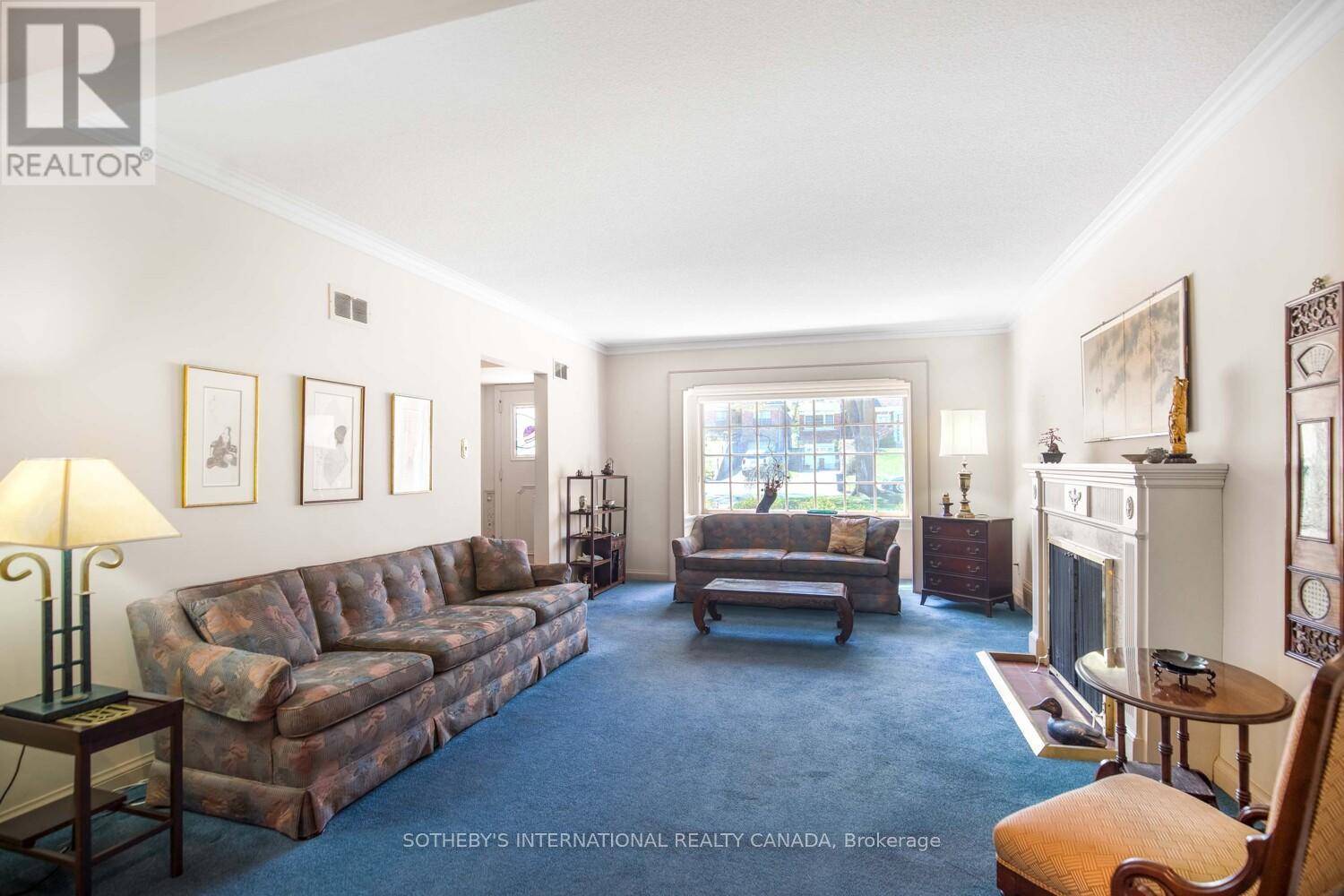 Toronto (leaside), ON M4G3K9,305 BESSBOROUGH DRIVE