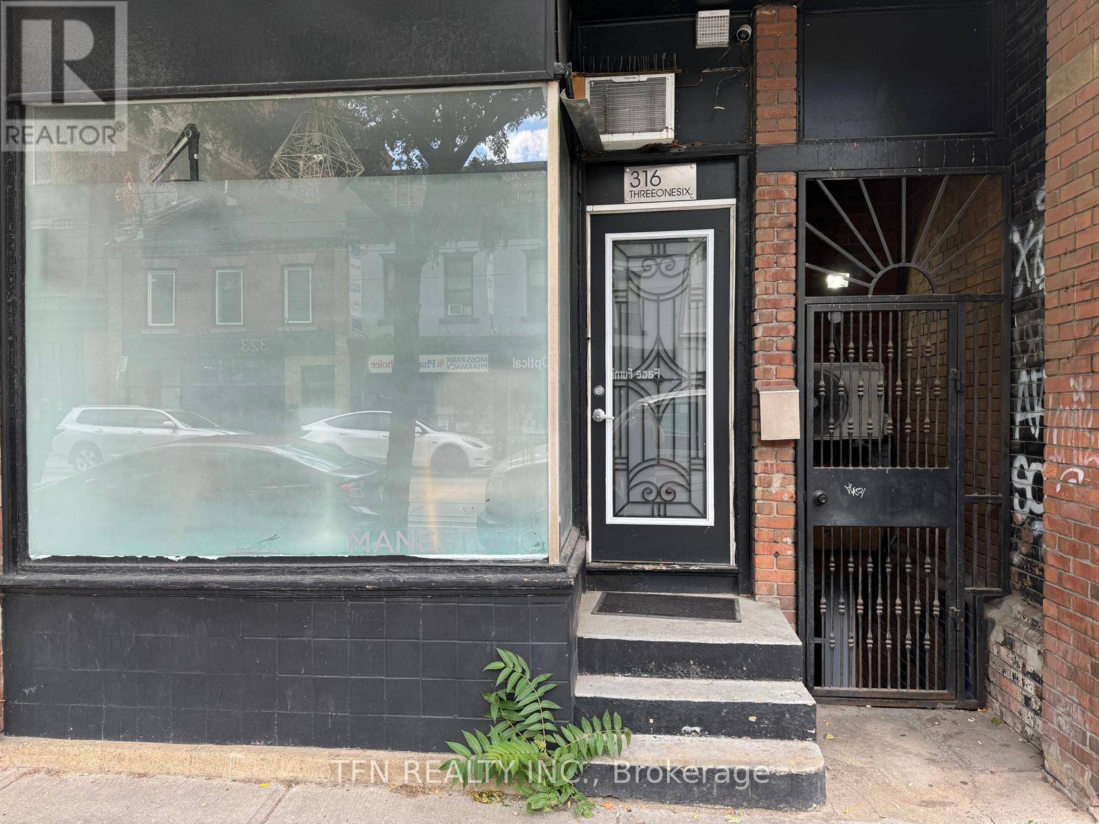 Toronto (moss Park), ON M5A1S8,316 Queen ST East #314