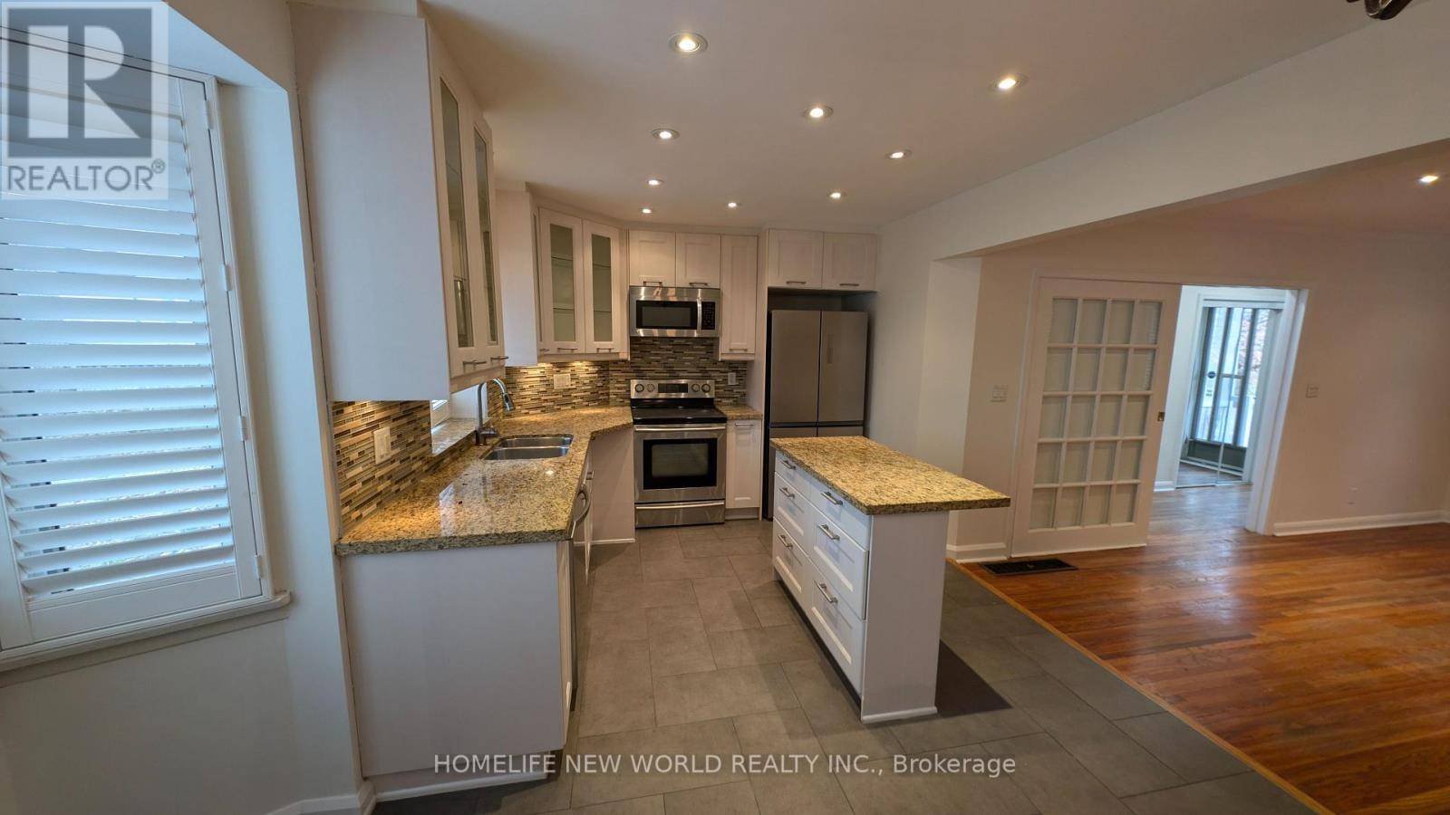 Toronto (newtonbrook East), ON M2M2J4,447 RUTH AVENUE