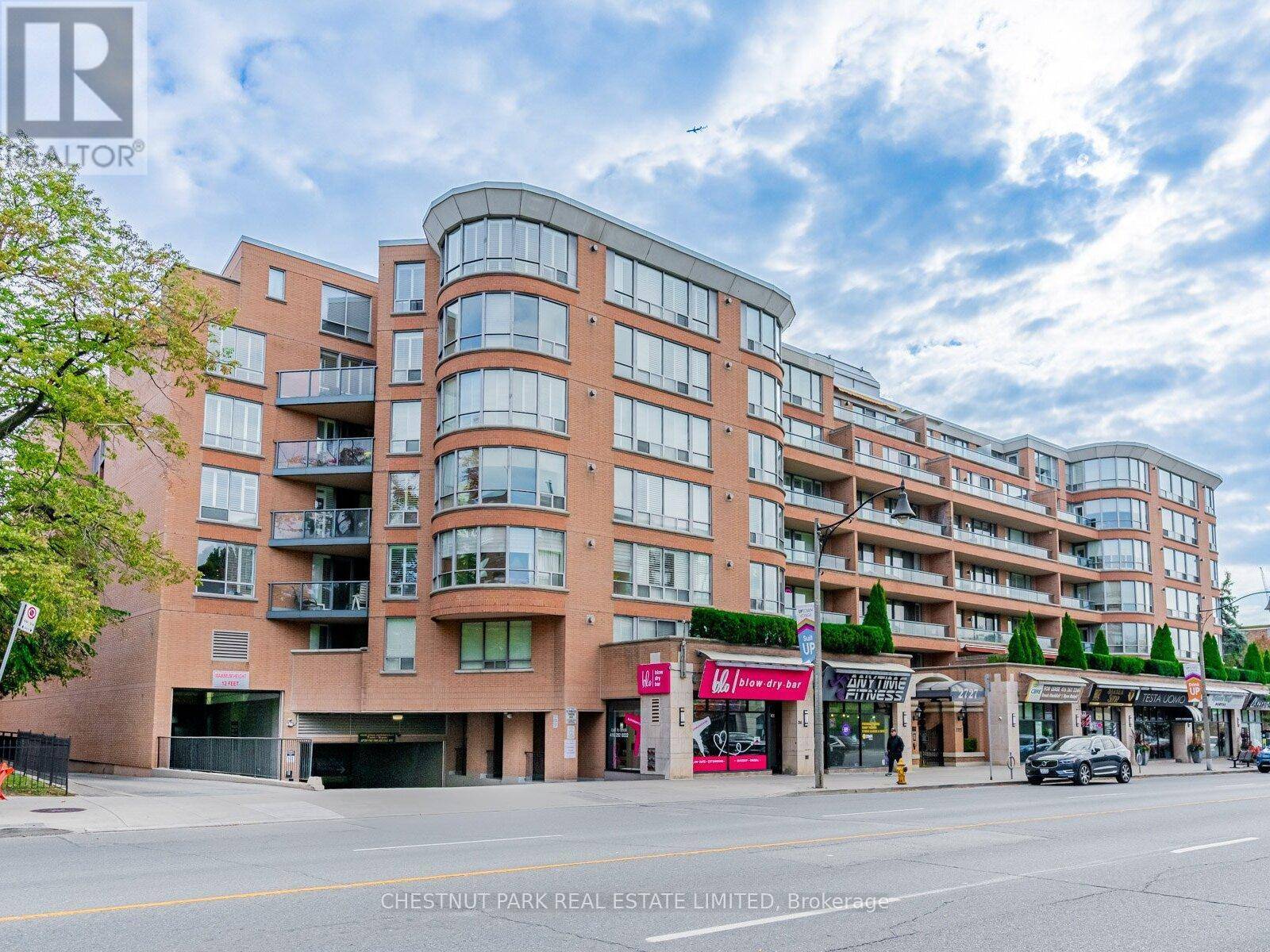 Toronto (lawrence Park South), ON M4N3R6,2727 Yonge ST #405