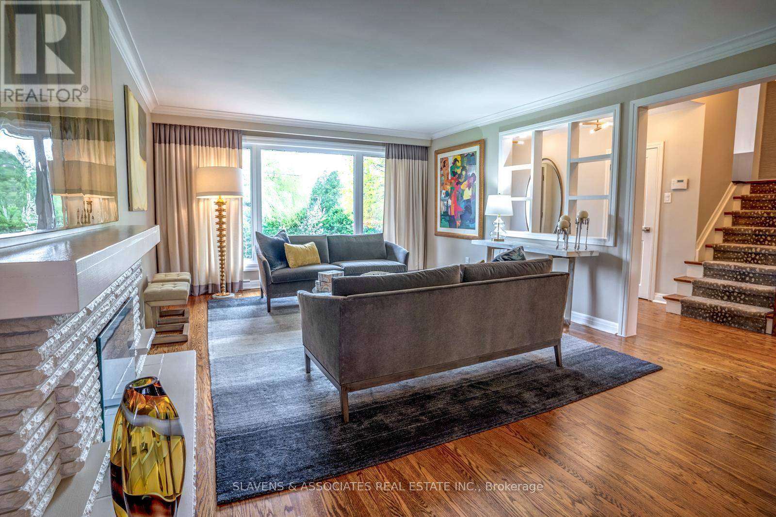 Toronto (st. Andrew-windfields), ON M2P1B9,14 MUNRO BOULEVARD