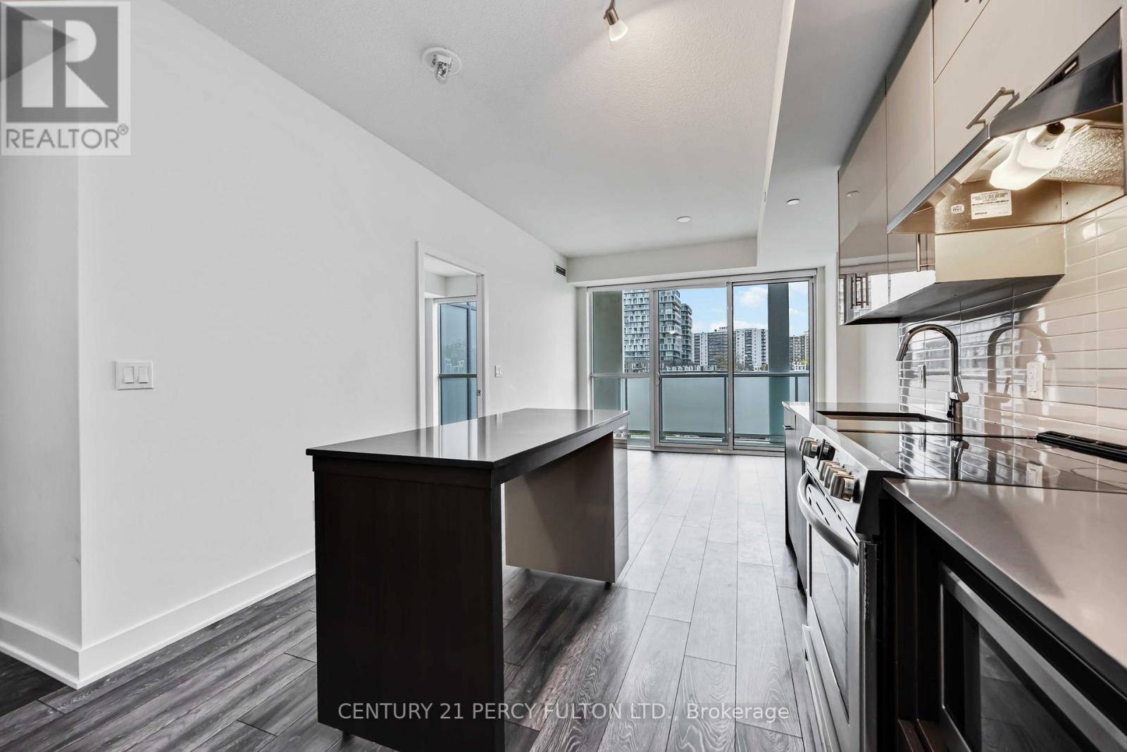 Toronto (don Valley Village), ON M2J0H7,188 FAIRVIEW MALL DR #308