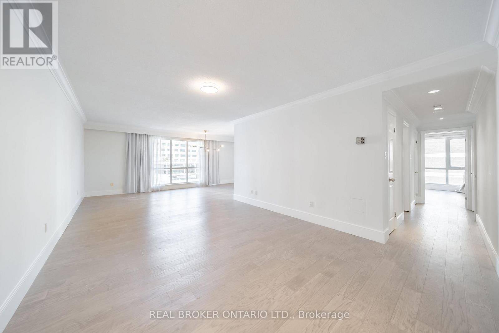 Toronto (rosedale-moore Park), ON M4T1G5,40 Rosehill AVE #702