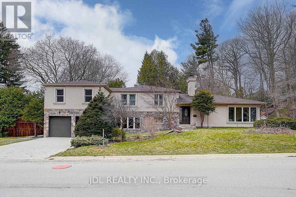 Toronto (bridle Path-sunnybrook-york Mills), ON M2P1A3,54 PLYMBRIDGE ROAD