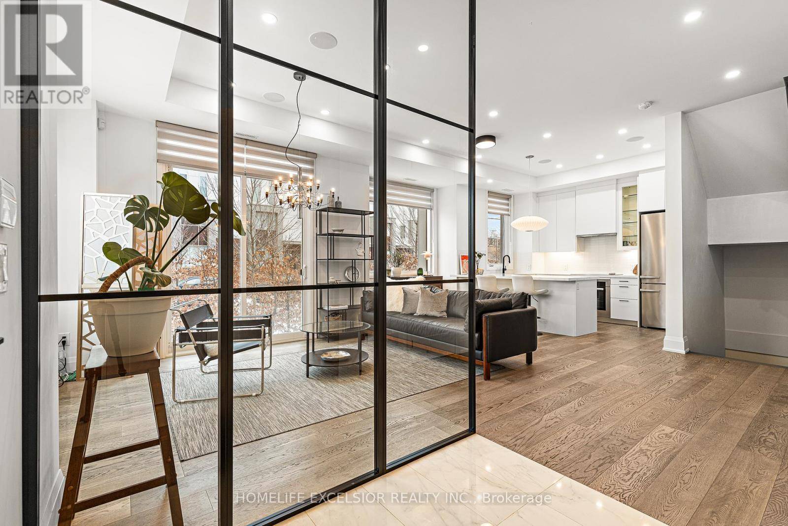 Toronto (bayview Village), ON M2K0G7,18 GREENBRIAR RD #1