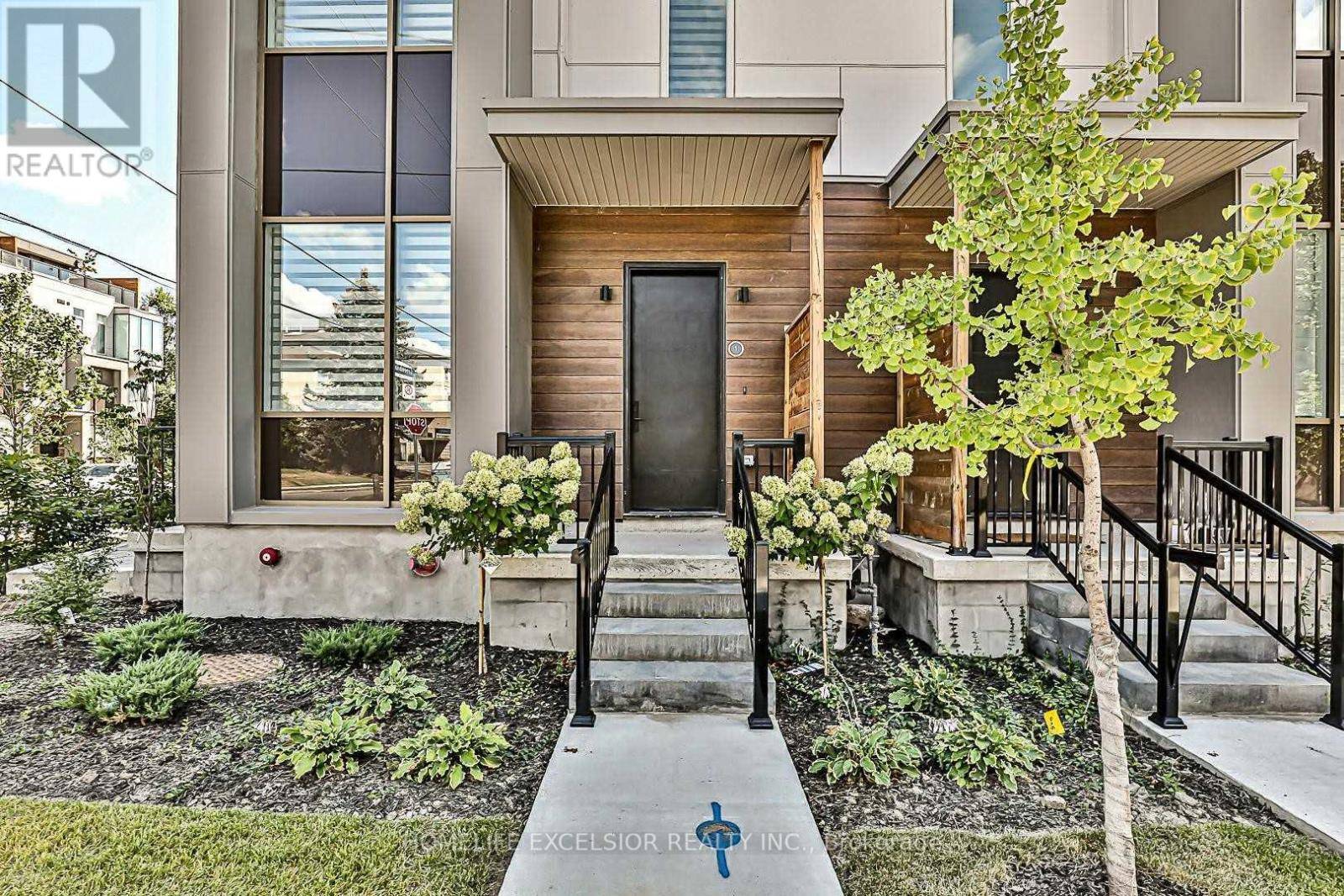 Toronto (bayview Village), ON M2K0G7,18 GREENBRIAR RD #1