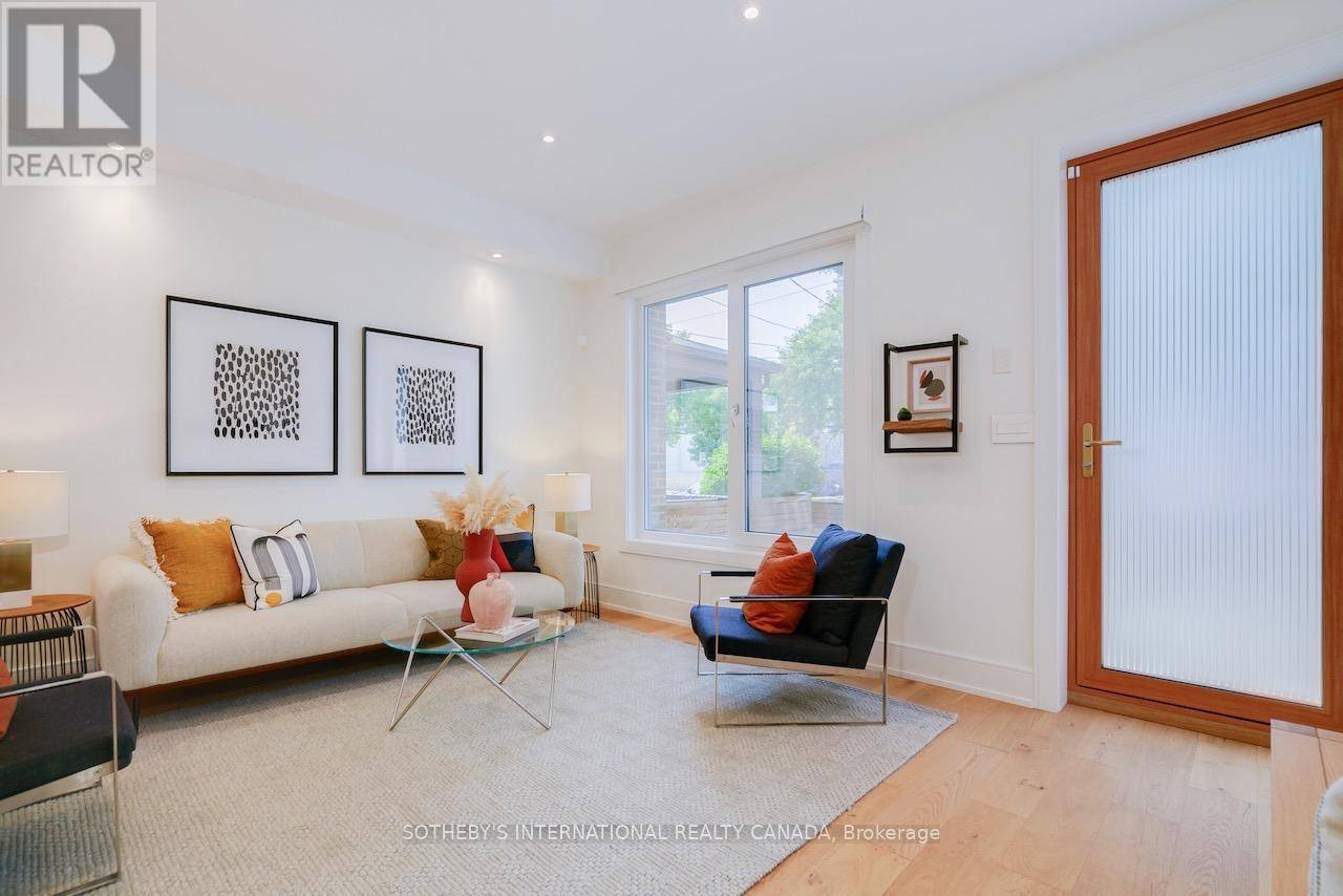 Toronto (little Portugal), ON M6J3K2,41 NORTHCOTE AVENUE