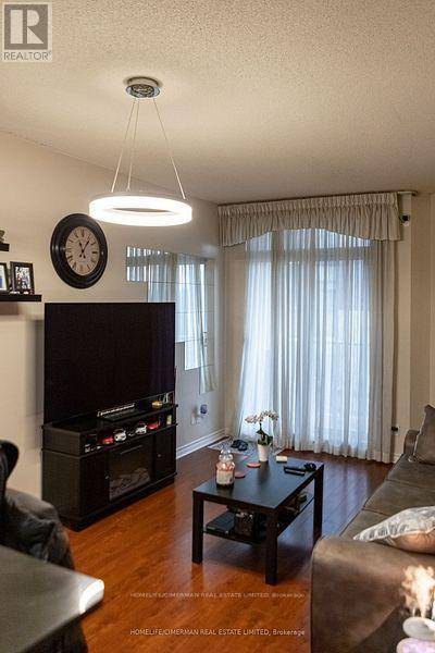 Toronto (clanton Park), ON M3H6C7,4200 Bathurst ST #508