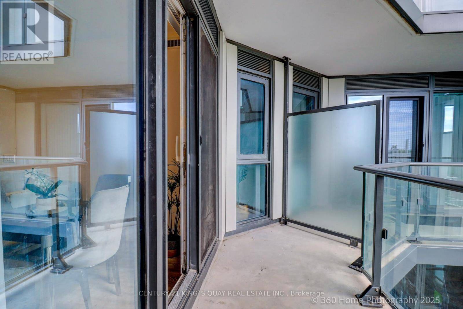 Toronto (humewood-cedarvale), ON M5P0A6,2020 Bathurst ST #601