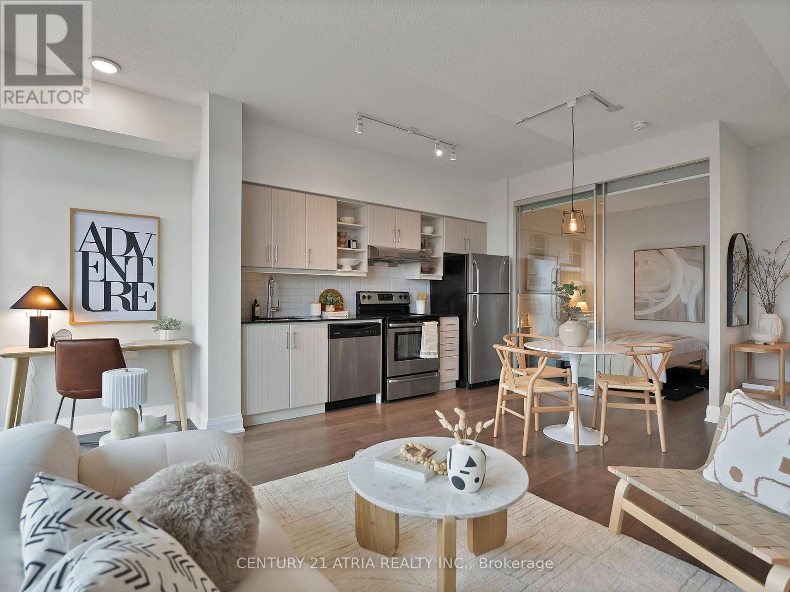 Toronto (thorncliffe Park), ON M4G0B7,160 Vanderhoof AVE #LPH18