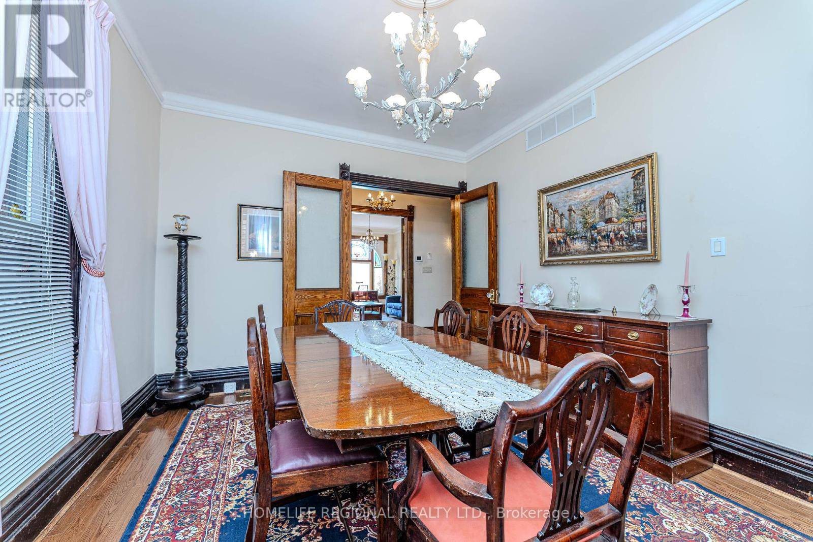 Toronto (trinity-bellwoods), ON M6J3E1,236 DOVERCOURT ROAD