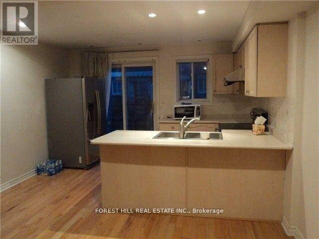 Toronto (moss Park), ON M5A2X4,250 A BERKELEY STREET