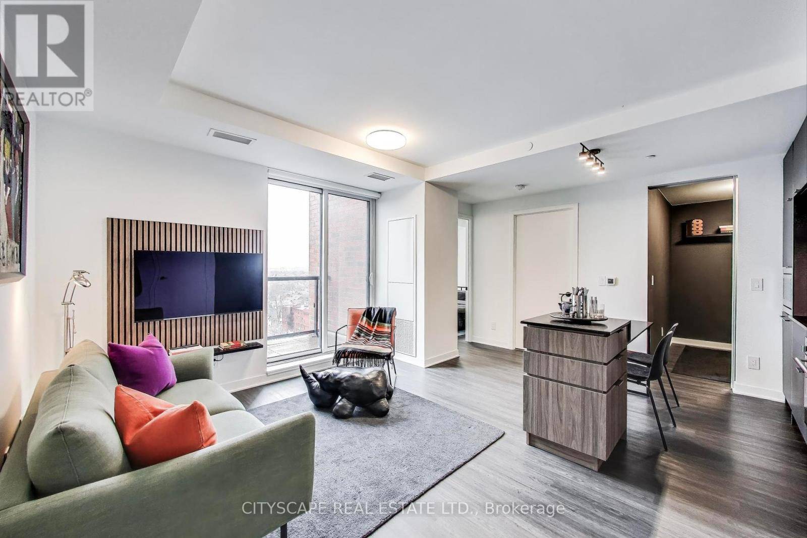Toronto (oakwood Village), ON M6C0A5,185 ALBERTA AVE #1210