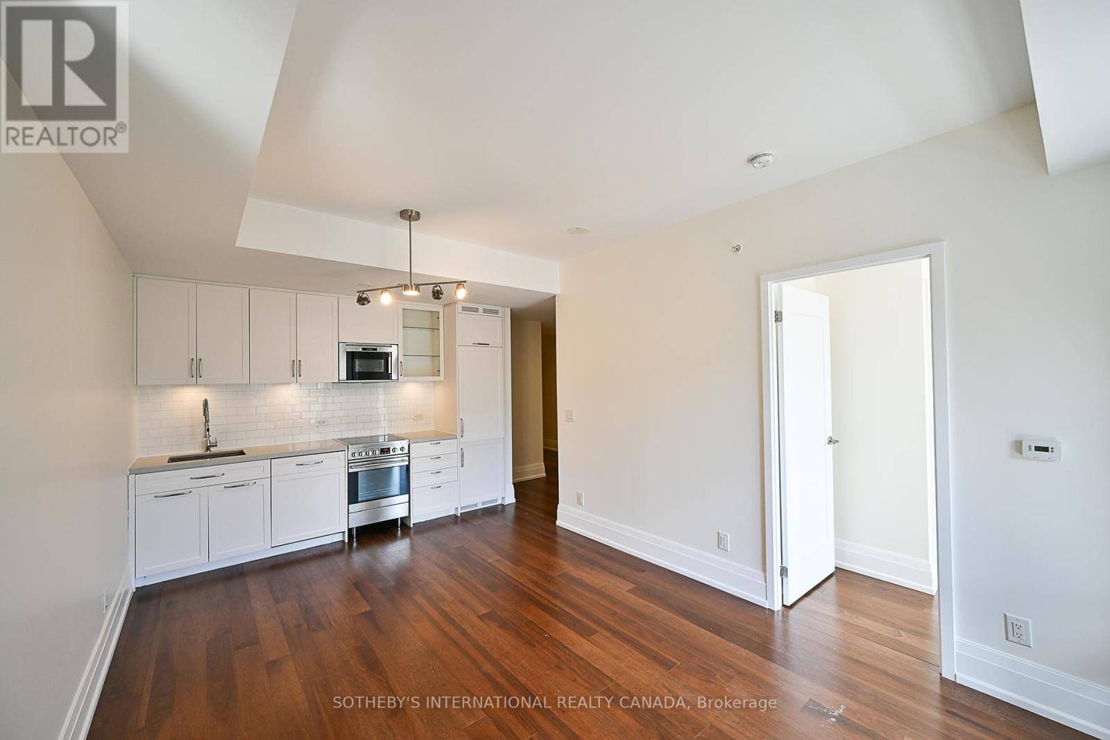 Toronto (leaside), ON M4G1X7,25 Malcolm RD #312