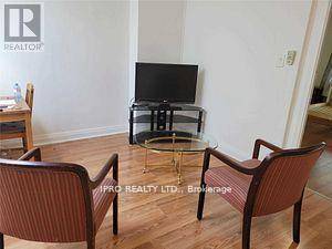 Toronto (leaside), ON M4G3C1,1723 Bayview AVE ## 2