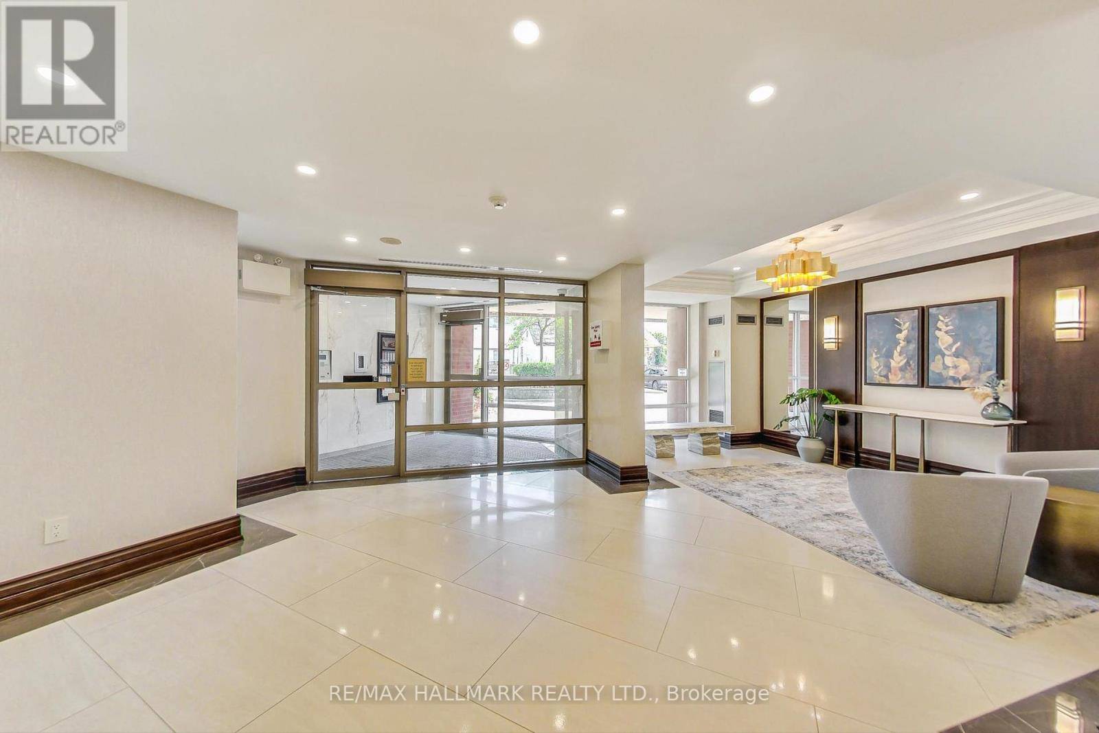 Toronto (bathurst Manor), ON M3H6B4,800 Sheppard AVE West #405