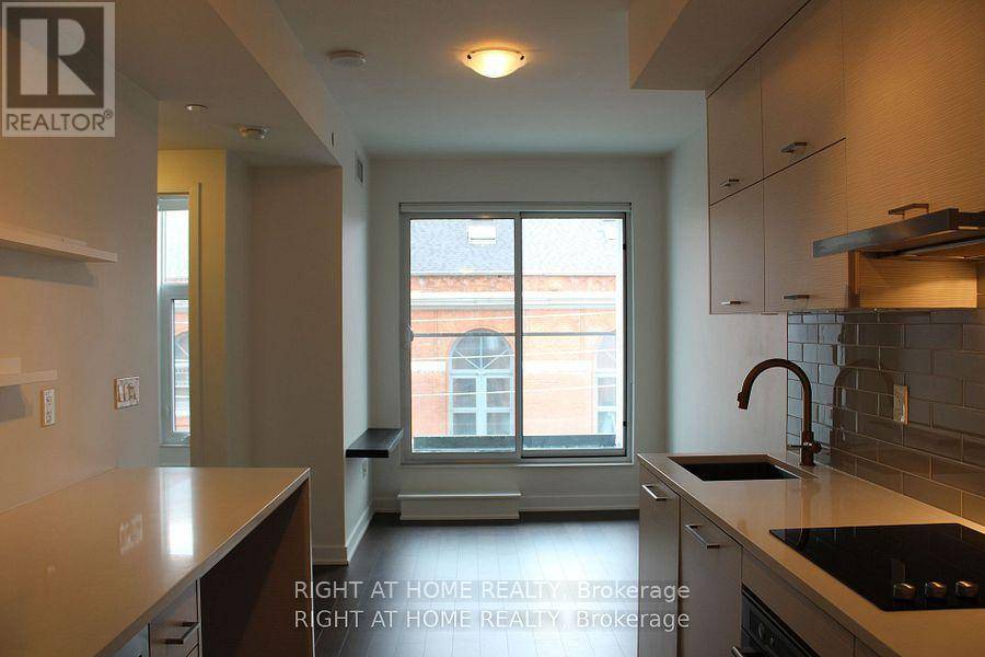 Toronto (little Portugal), ON M6J0G4,106 Dovercourt RD #418